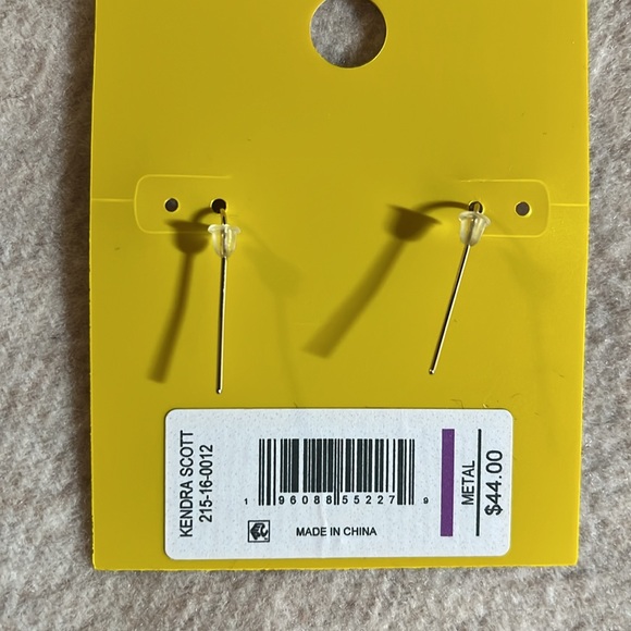 Kendra Scott - Picture 3 of 4